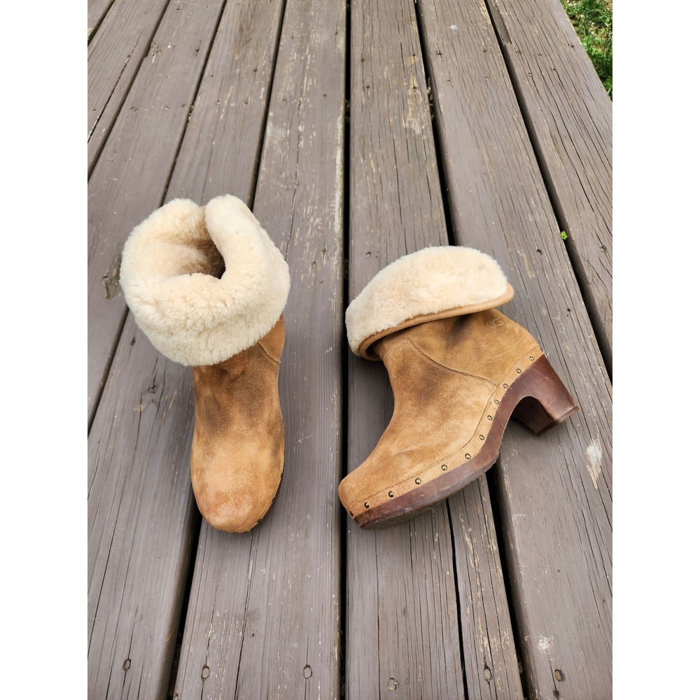 UGG Lynnea Clog Boots Chestnut Suede Shearling Studded Wood Heel Size 9
